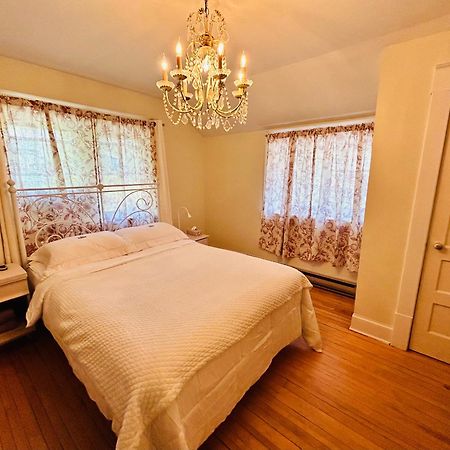 Auberge De Mon Petit Chum B&B ウェークフィールド エクステリア 写真