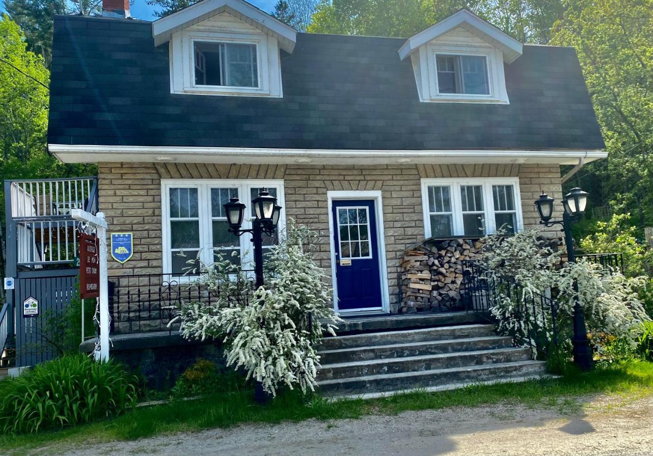 Auberge De Mon Petit Chum B&B ウェークフィールド エクステリア 写真
